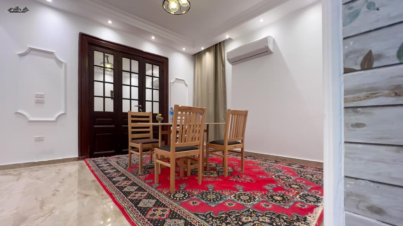 Sesa Pyramids View Apartment
